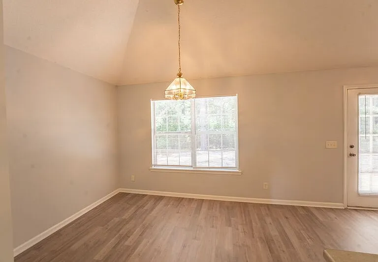 123 W Tisbury Ln — Photo 11