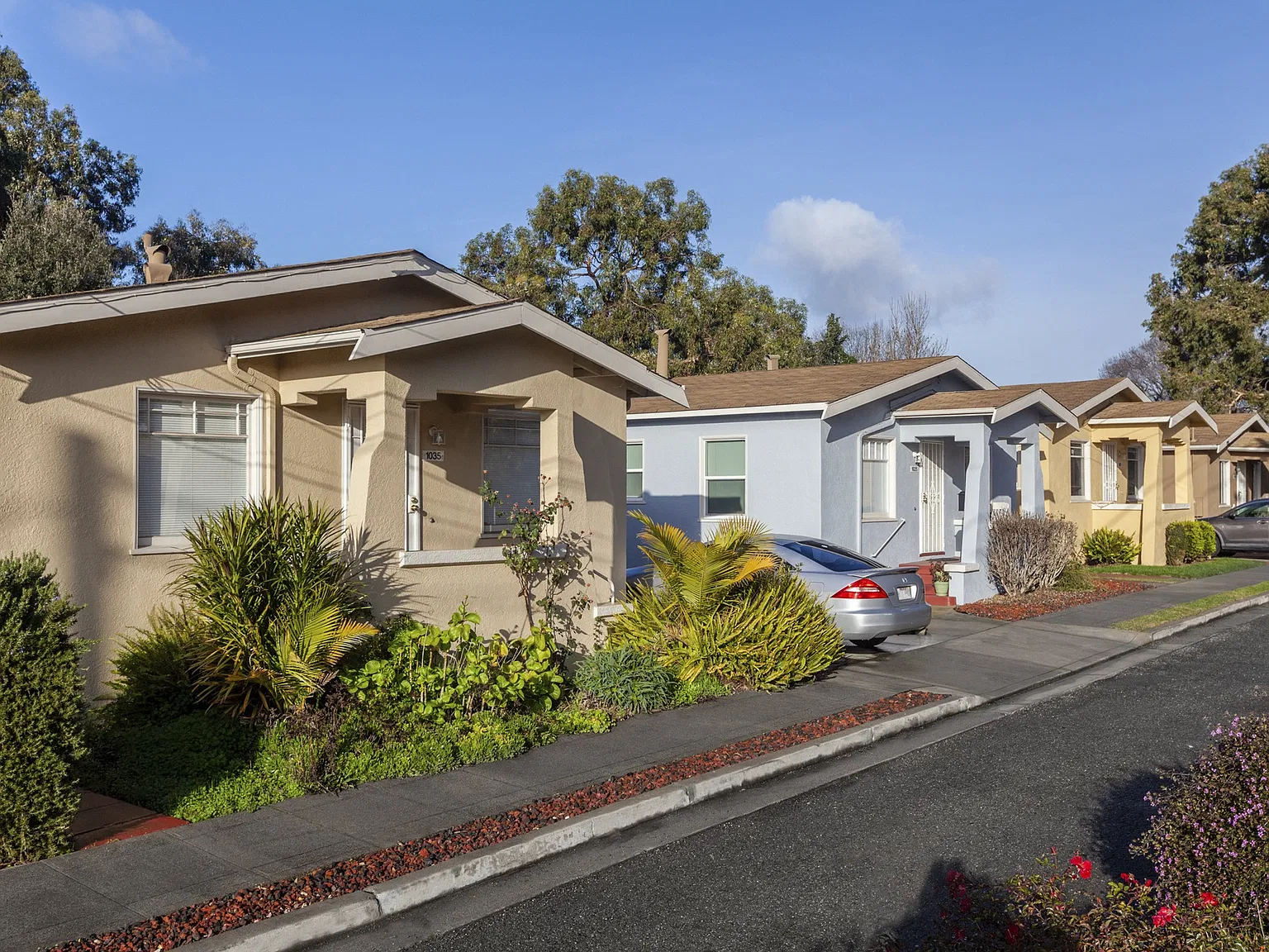 Cecelia Court Apartments — Photo 2