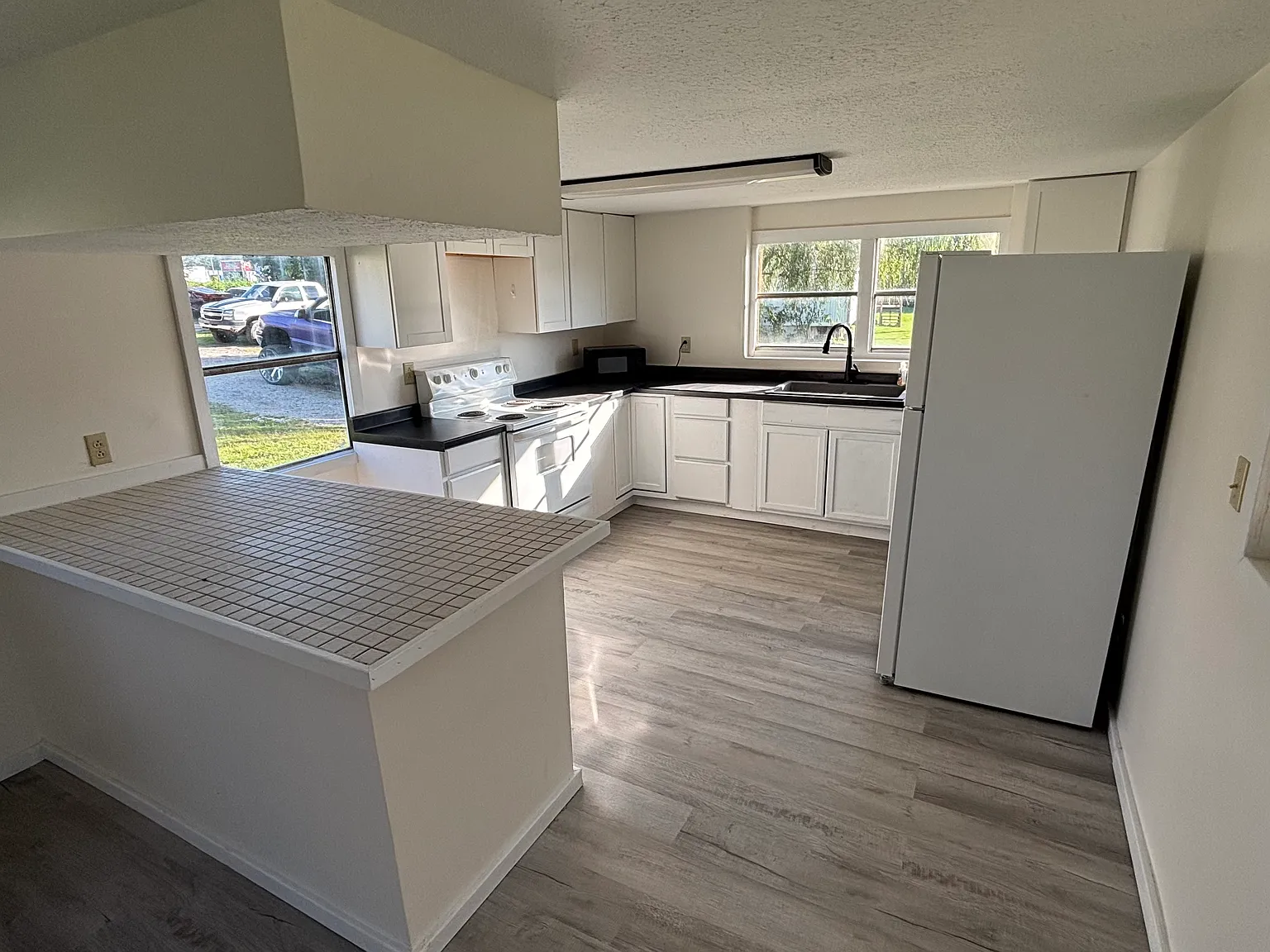 2 bed, $1,000 — Photo 3