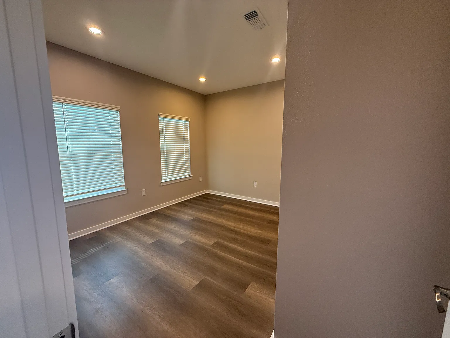3 bed, 1300 sqft, $1,850 — Photo 3