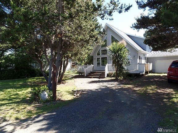 2nd image of 304 Sand Dune Ave NW