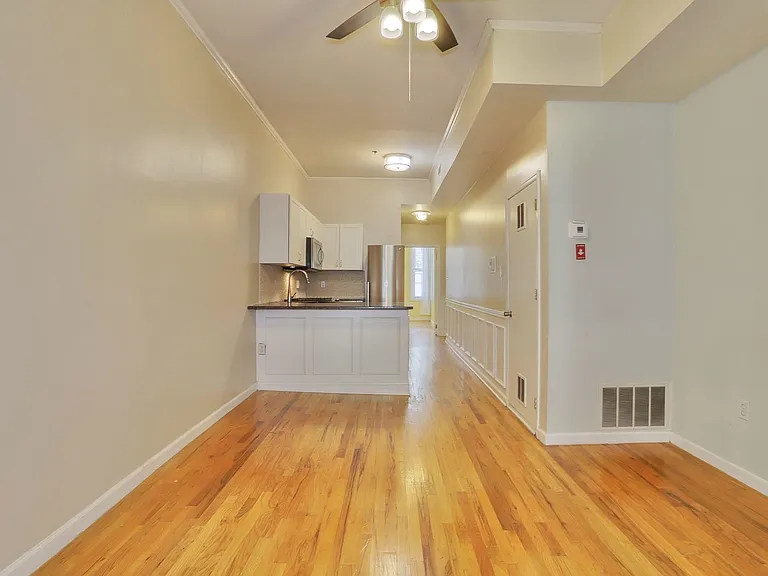 224 Madison St #1B — Photo 9