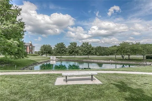 11610 Tomahawk Creek Pkwy — Photo 23