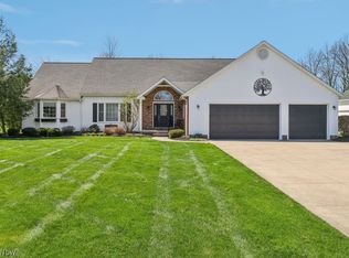 1050 Sand Run Rd, Akron, OH 44313