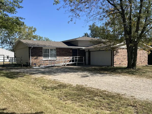 3318 NE Meriden Rd, Topeka, KS 66617