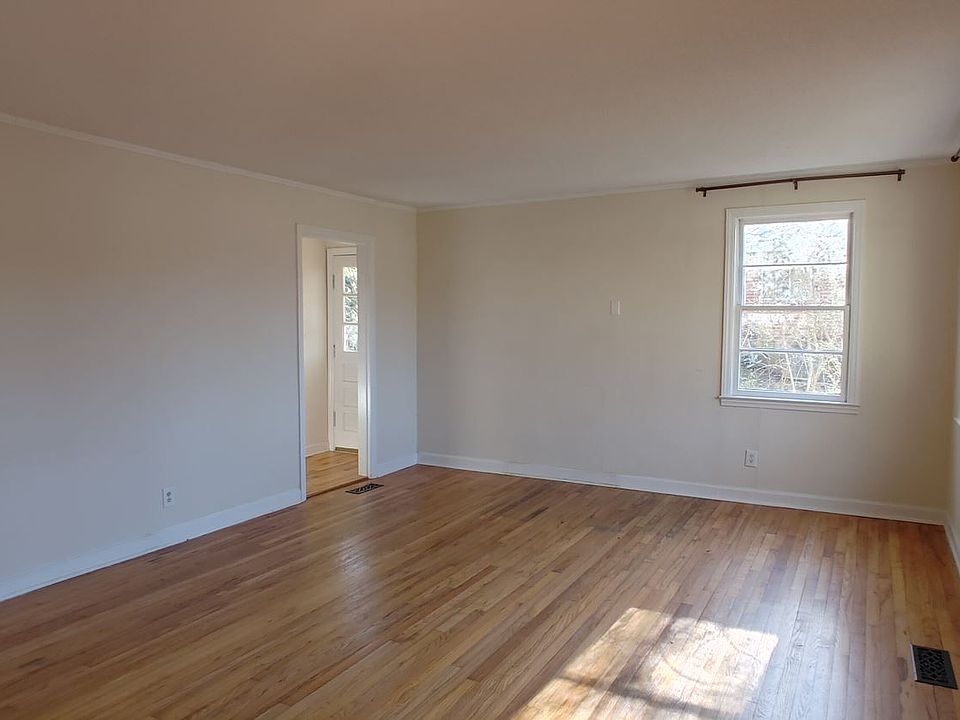 1st image of 118 Sweetland Dr