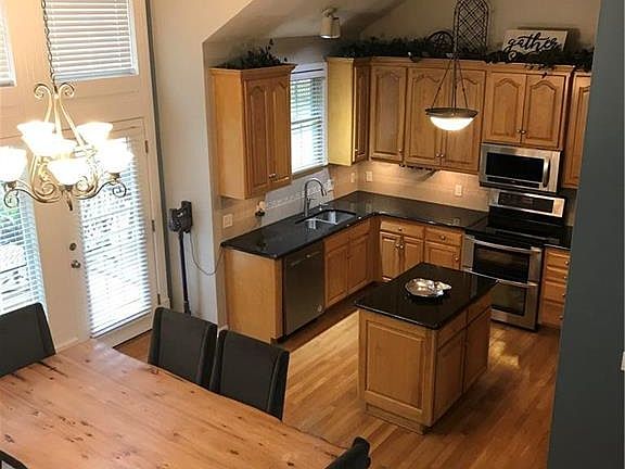 4th image of 4602 Kensington Dr
