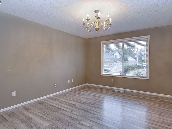 5th image of 8813 NE 130th Ct