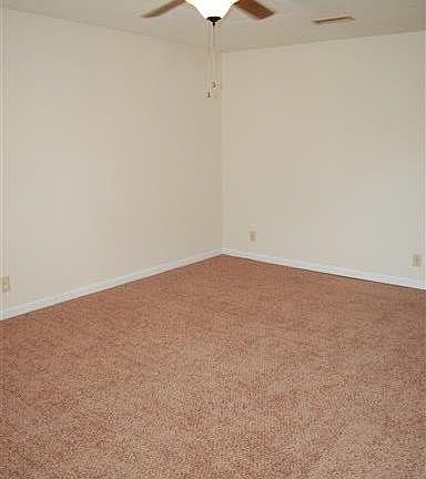 2nd image of 1661 Baltimore Dr APT B