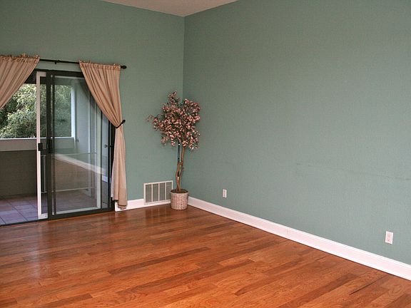4th image of 7685 Arbor Creek Cir