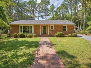470 Country Club Dr, Southern Pines, NC 28387