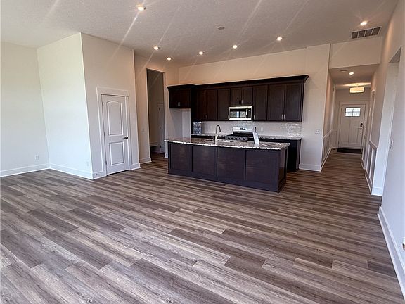 4th image of 3621 Great Windsor Ln