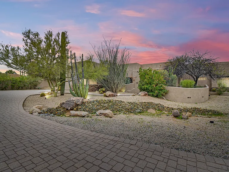 5589 E Galvin St — Photo 52