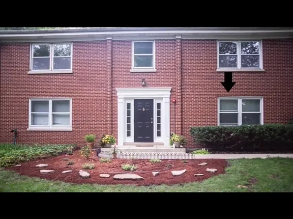 4713 Elm St, Lisle, IL 60532