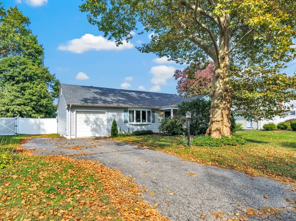 56 Elmsford Road, Bridgeport, CT 06606