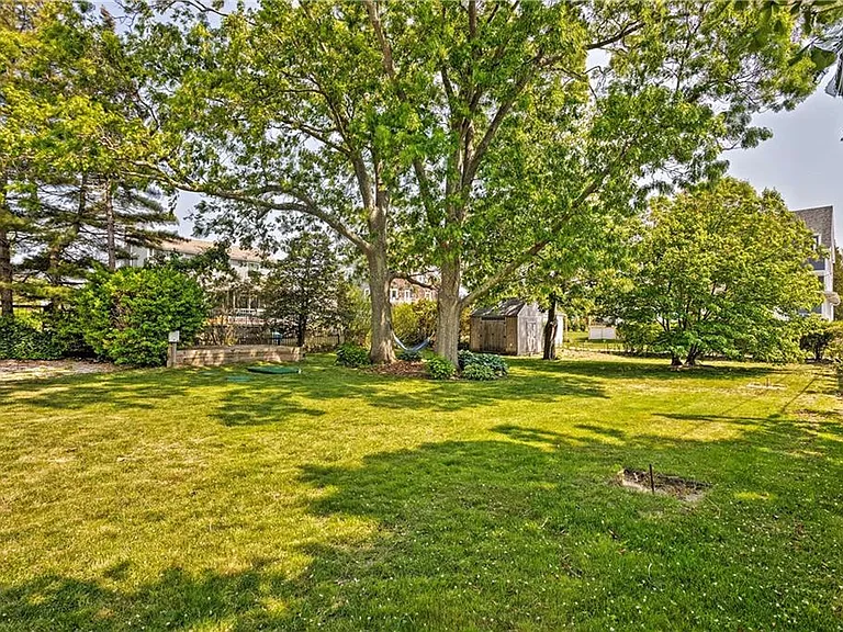 129 Dighton Ave — Photo 25