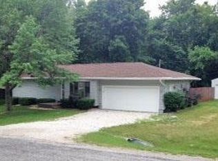 5222 Fairhaven Rd, Davenport, IA 52807