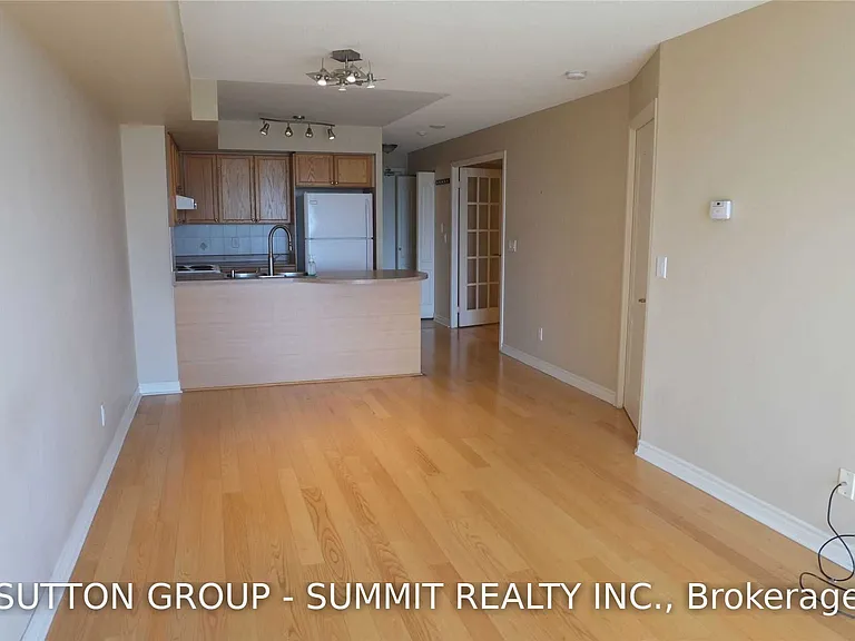 17 Barberry Pl #1011 — Photo 8