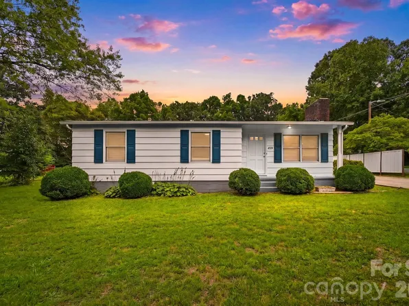 459 Swanson Dr, Lenoir, NC 28645