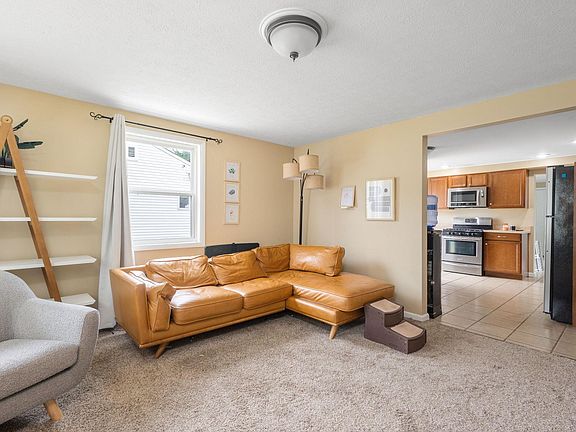 4th image of 552 Manchester Dr