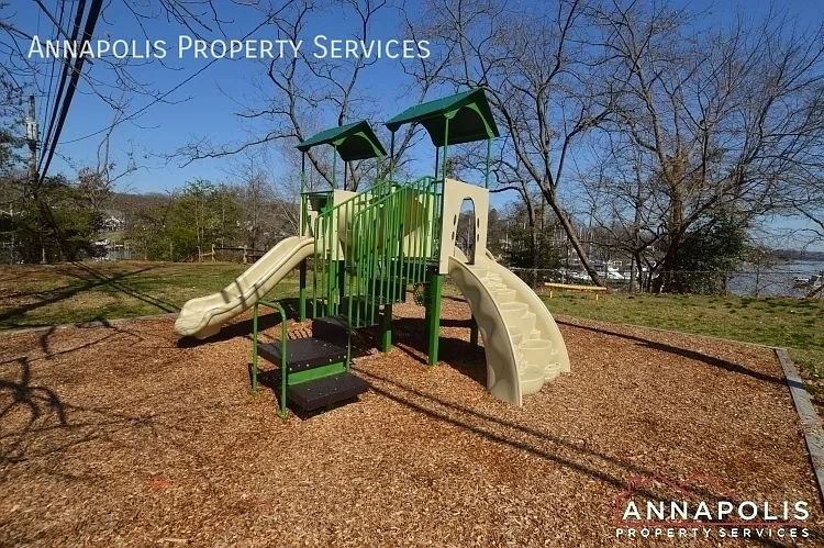 700 Mount Alban Dr — Photo 33