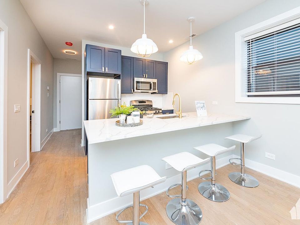 1st image of 4419 N Seeley Ave #1B