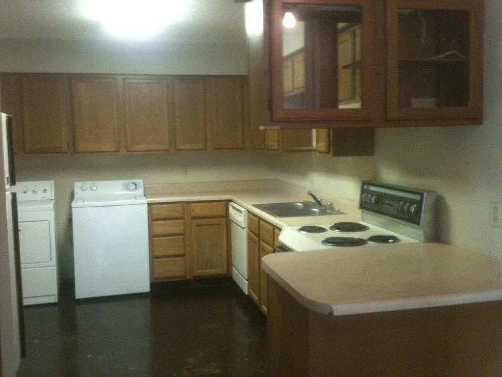 958-960 North Lancelot Avenue — Photo 1