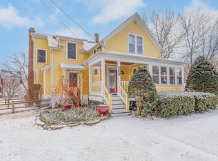 493 Saint Charles Rd, Glen Ellyn, IL 60137