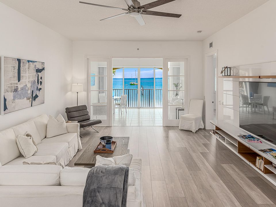 1st image of 30 Harbour Isle Drive W #204
