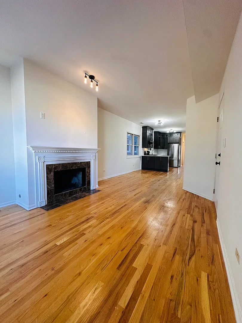 3 bed, $3,200 — Photo 2