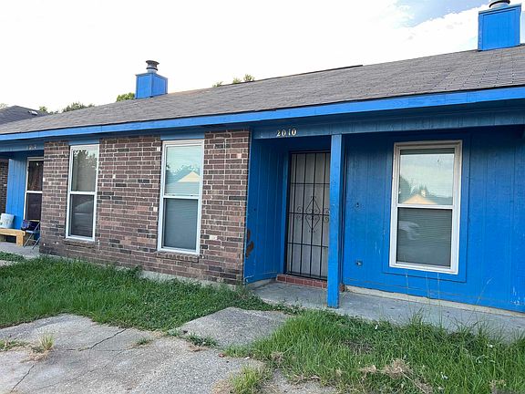 5th image of 2010-2012 Helm Dr