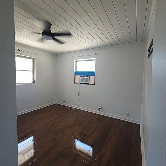 2657 Lafayette St — Photo 8