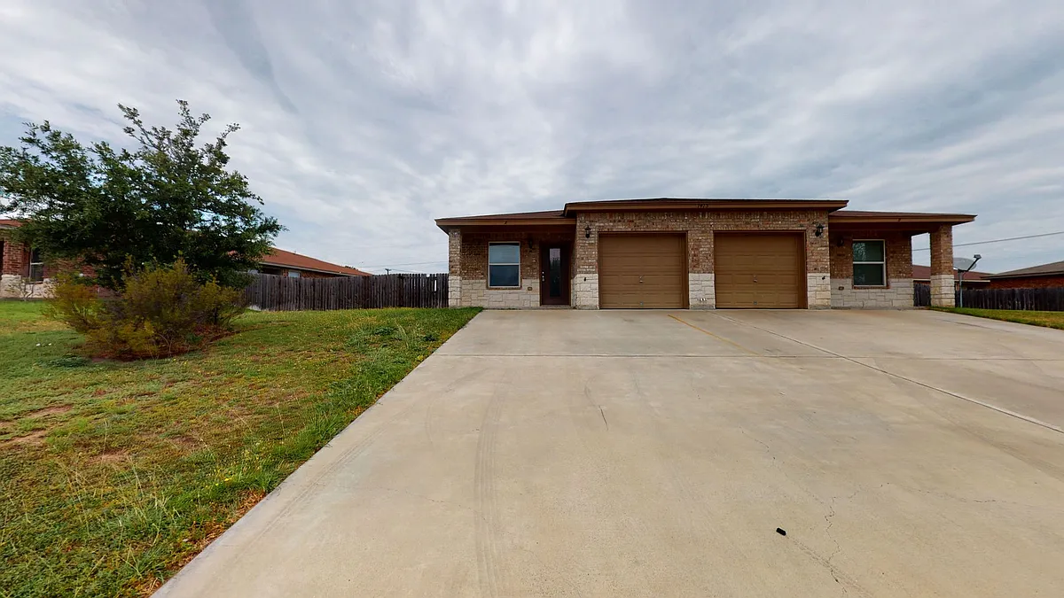 Building Photo - 1415 Pima Trl #A