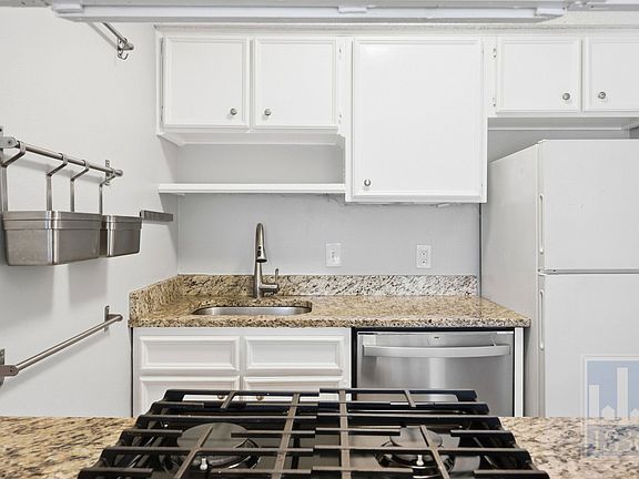 4th image of 1111 W 10th St APT 209