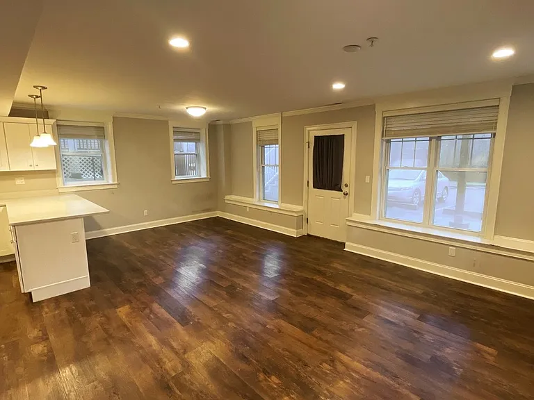 19 Riverside Sq — Photo 25