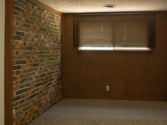 4th image of 835 W Moore Ave
