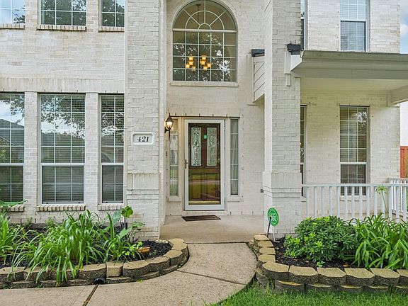 3rd image of 421 White Oak Pointe