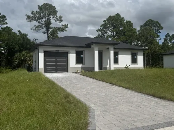 1035 Barcelona ST E, LEHIGH ACRES, FL 33974