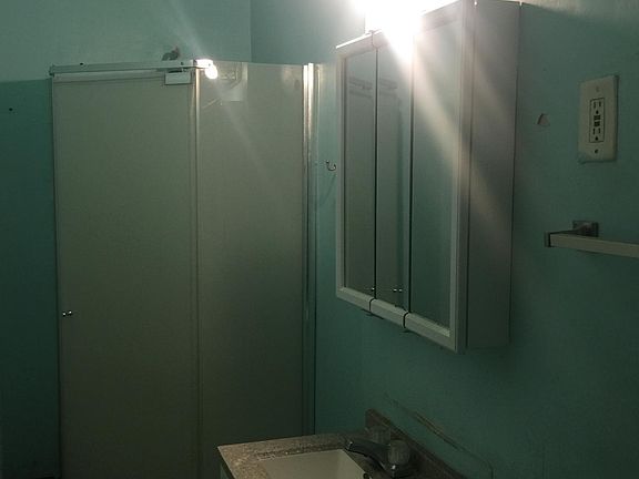 4th image of 5530 S La Salle St Fl 1ST