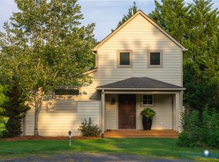 24 Knoll Ln, Nellysford, VA 22958