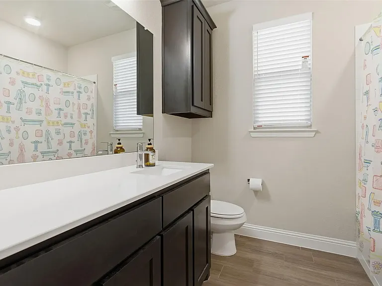 1012 Kensington Way — Photo 9