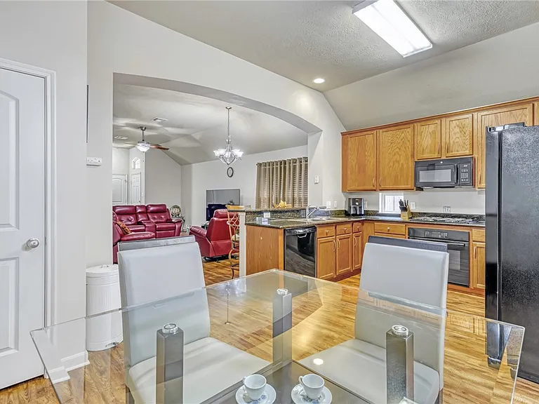 3806 Snowdance Ct — Photo 8