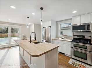 220 E Adelaide St, Maple Rapids, MI 48853