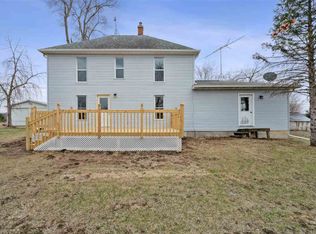 1454 Maxson Rd, Cedar Rapids, IA 52403