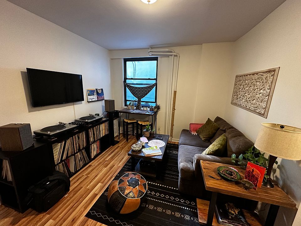 1st image of 479 Clinton Ave APT 1B
