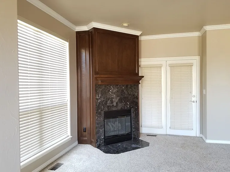 3341 Heritage Green Cir — Photo 23