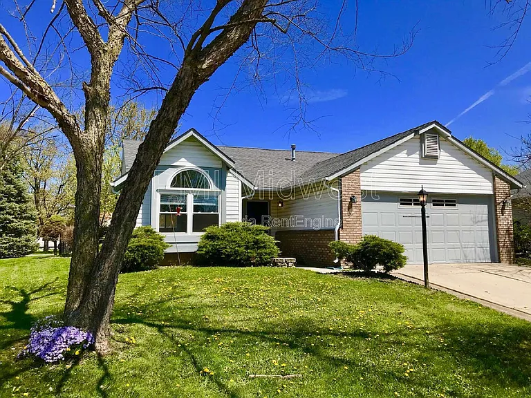3215 Keystone Lakes Way — Photo 3