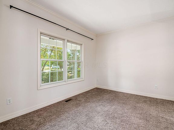 5th image of 4032 Robin Hill Ct