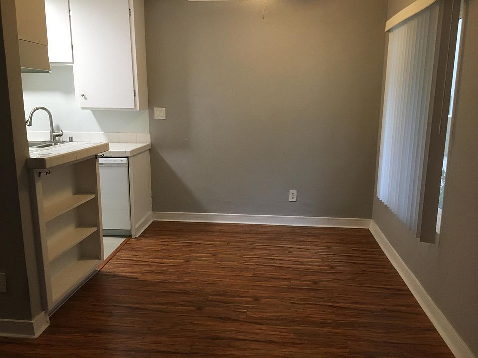 1st image of 2218 N Beachwood Dr #2