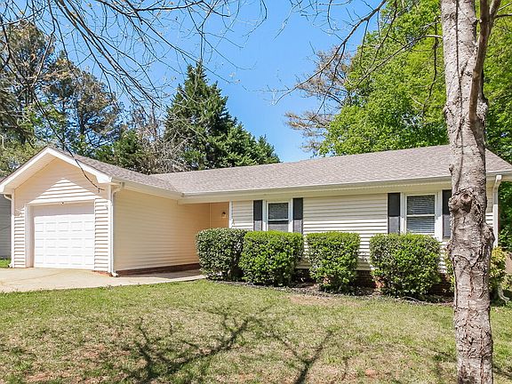 4th image of 420 Willow Ct SE